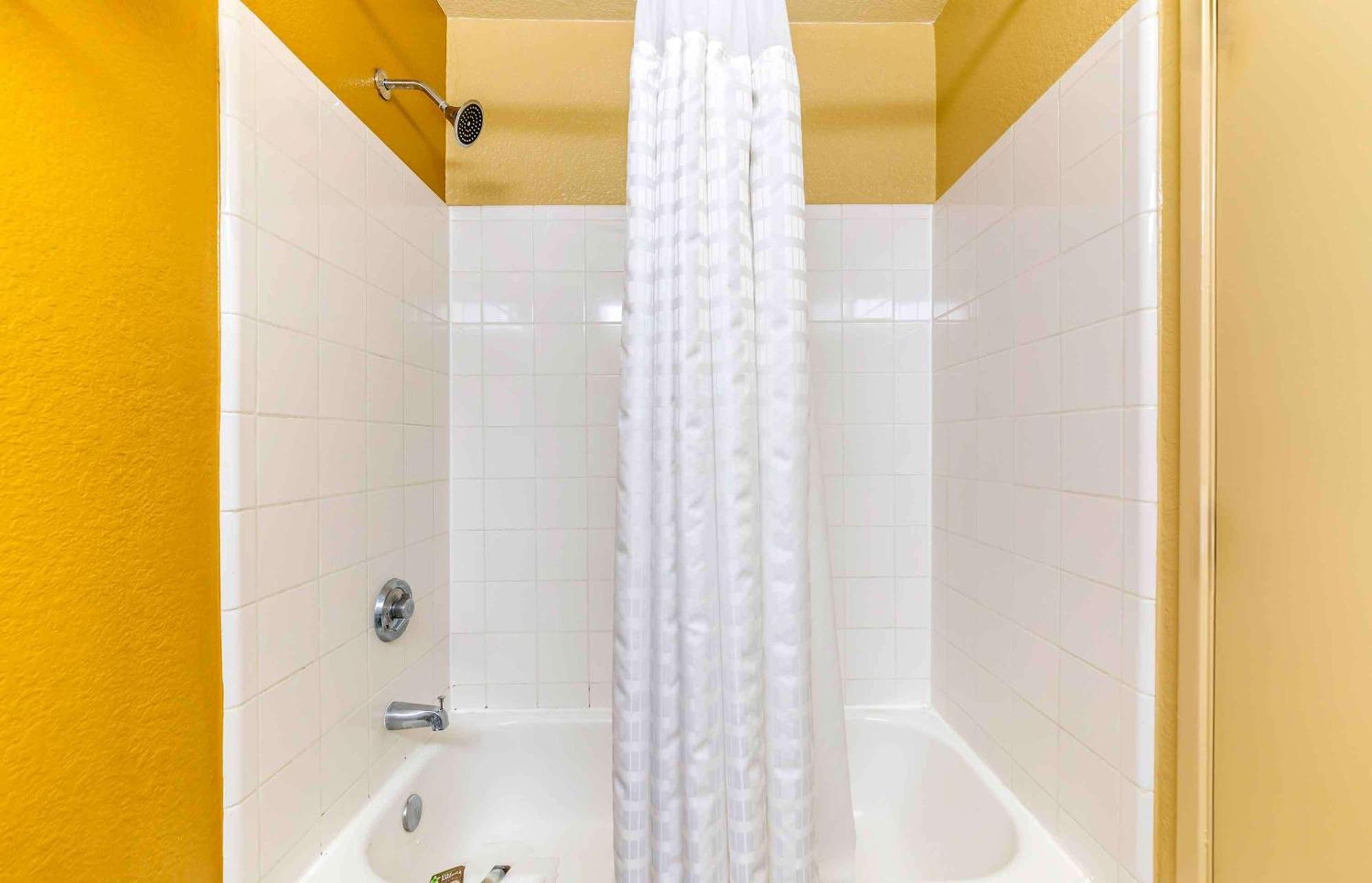 Extended Stay America Suites - Fort Lauderdale - Tamarac Lauderdale Lakes Exterior photo